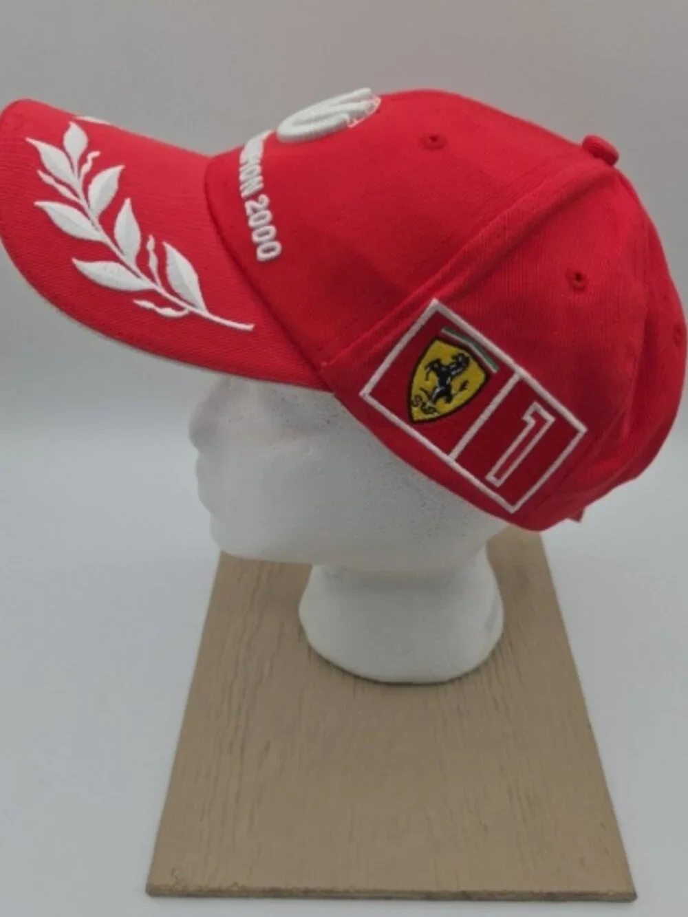 Michael Schumacher F1 World Champion 2000 Cap NWT Red Laurel OS Hat - Picture 5 of 7